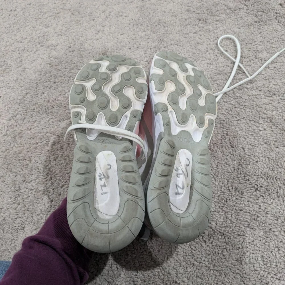 NIKE Air Max 270 React Pink White and Grey Kids‎ Size 6
